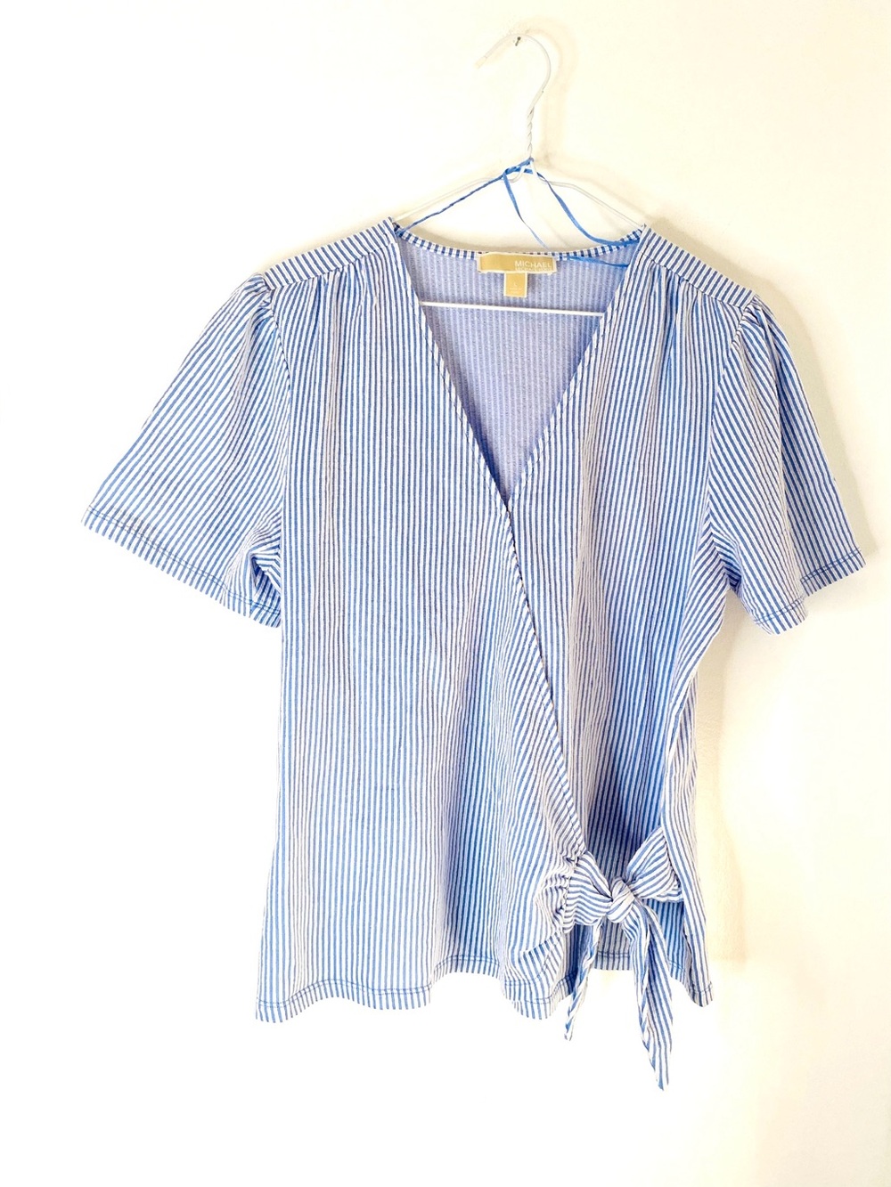 MICHAEL Michael Kors Blue White Striped Tie Front V Neck Seersucker Top